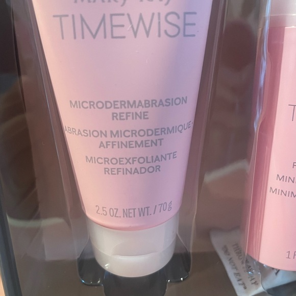 Mary Kay Microdermabrasion Set - Picture 3 of 4